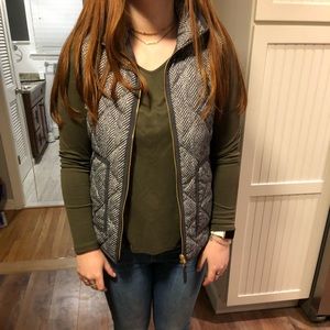JCREW PUFFER VEST GREY AND WHITE SMALL BARELY WORN